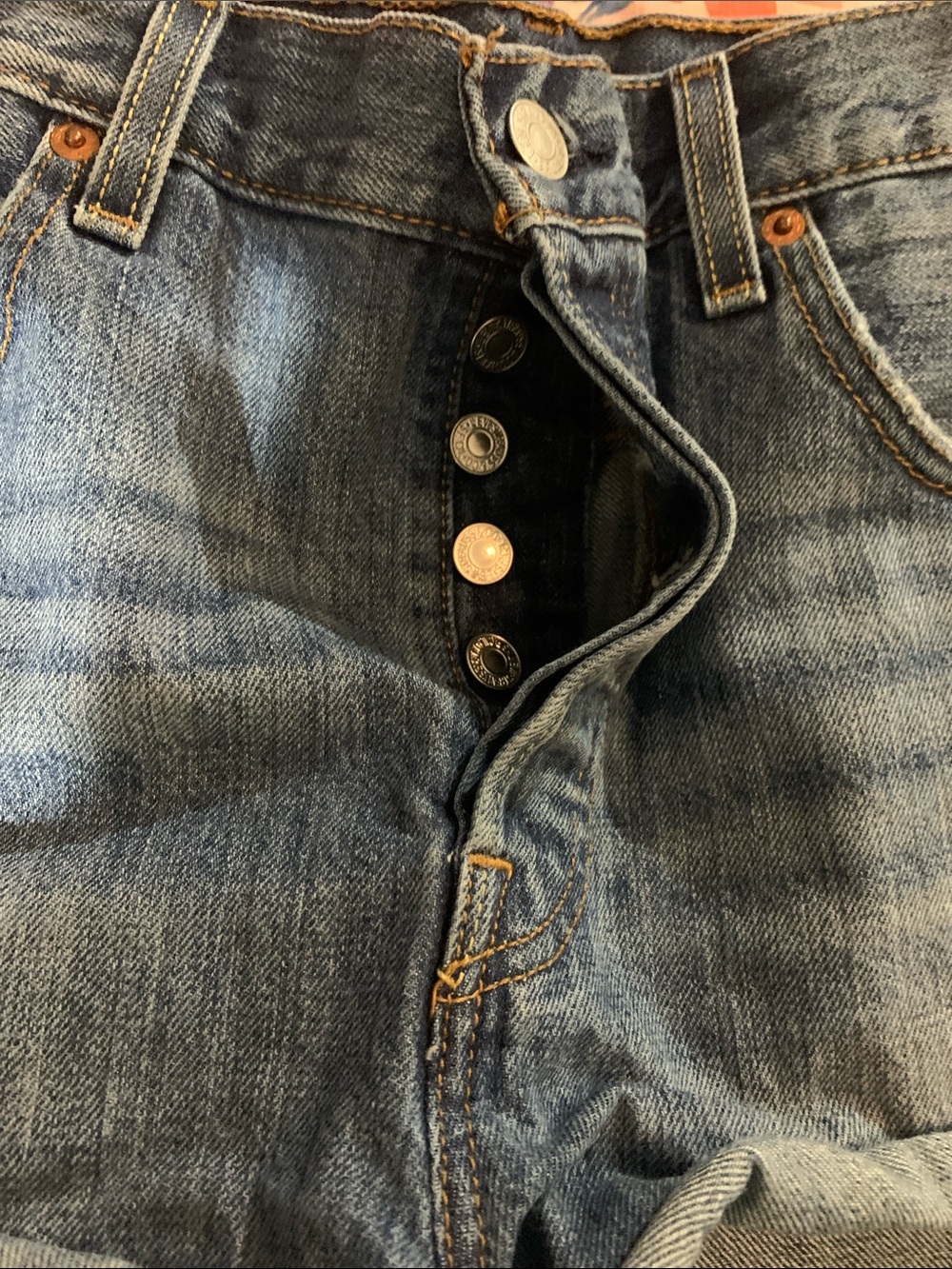 Levi’s - Picture 2 of 4